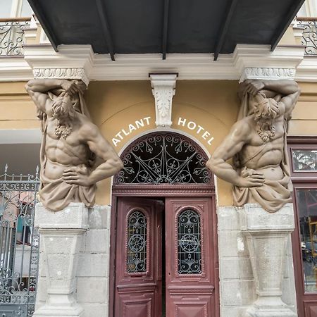 Atlant Hotel Tbilisi Esterno foto
