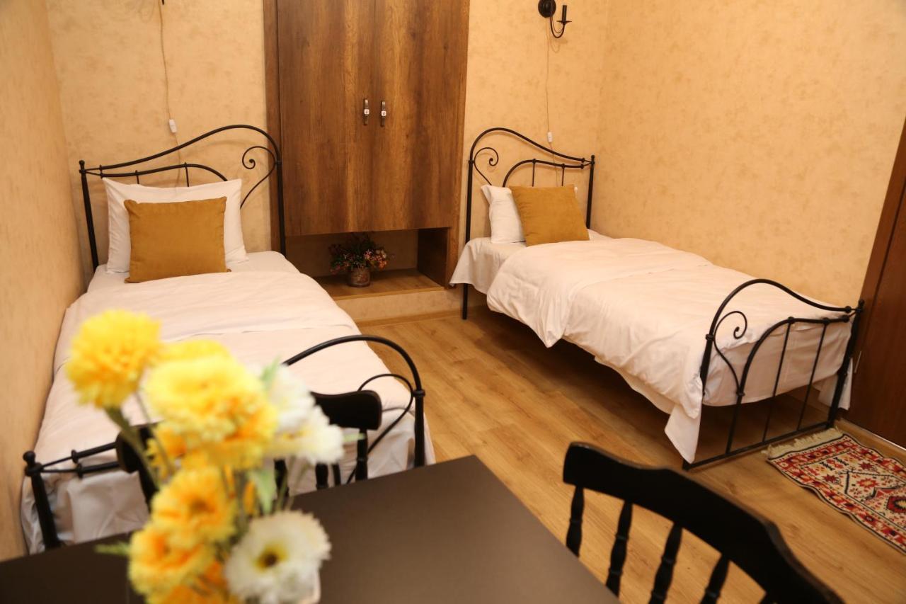 Atlant Hotel Tbilisi Esterno foto