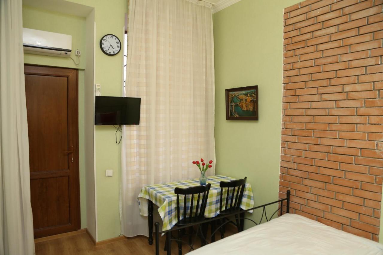 Atlant Hotel Tbilisi Esterno foto